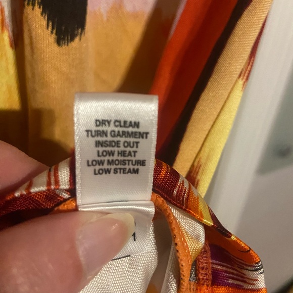 NWT Colorful SoCa by St. John blouse size medium and 100% silk - Picture 2 of 12